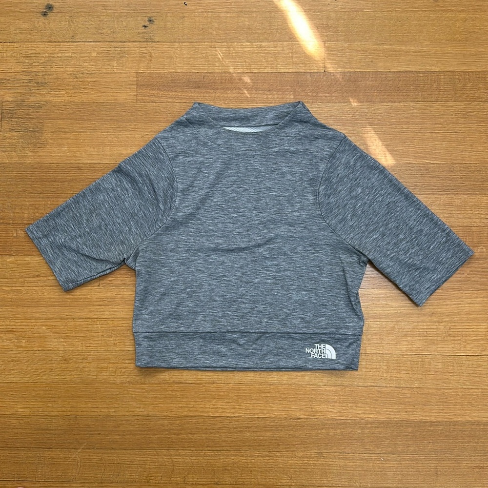 The North Face cropped mock neck baby tee gray M